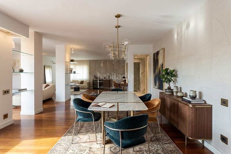 Foto 96b3b5e9-6e00-4ac2-aa9a-562193049b75. Àtic amb aparcament piscina a Tres Torres Barcelona