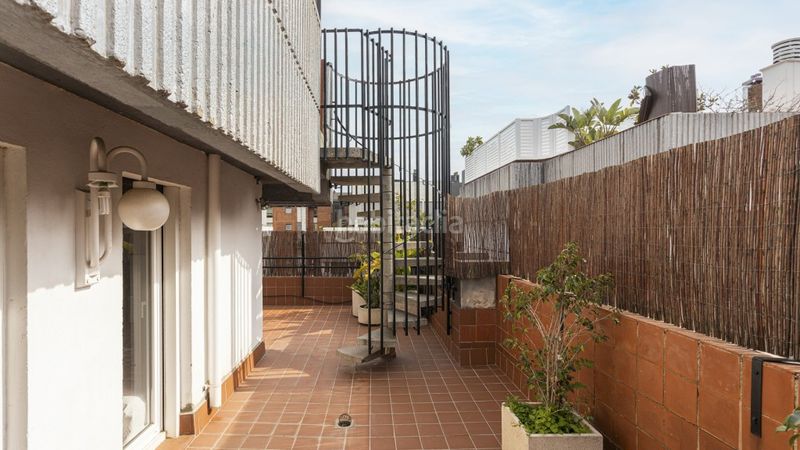 Foto ac5e6f2d-1b51-4e14-a63f-a0f4c70bd85a. Àtic amb aparcament piscina a Tres Torres Barcelona