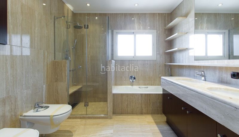 Foto 6d88ac65-6bf3-49f0-82c2-431edd945745. Àtic amb calefacció aparcament a Sant Gervasi - Galvany Barcelona