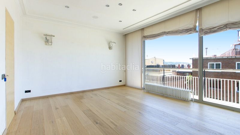 Foto 9aaff542-782d-4226-b882-94f8fc3cd2f6. Àtic amb calefacció aparcament a Sant Gervasi - Galvany Barcelona