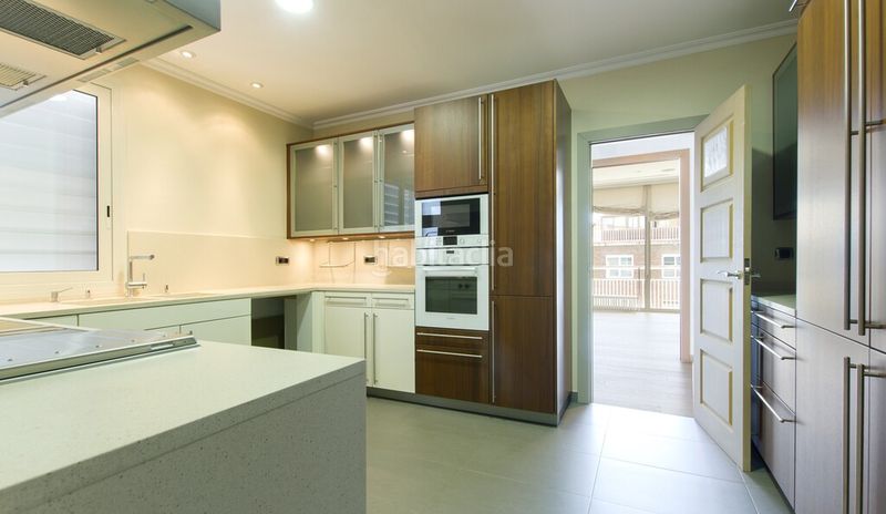 Foto a2cc9b4e-daff-44f7-b8c3-0bd18b53c0a8. Àtic amb calefacció aparcament a Sant Gervasi - Galvany Barcelona