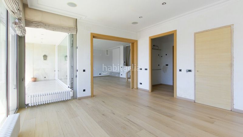 Foto c95c2e5e-51c9-4607-a829-470c5fd371ec. Àtic amb calefacció aparcament a Sant Gervasi - Galvany Barcelona