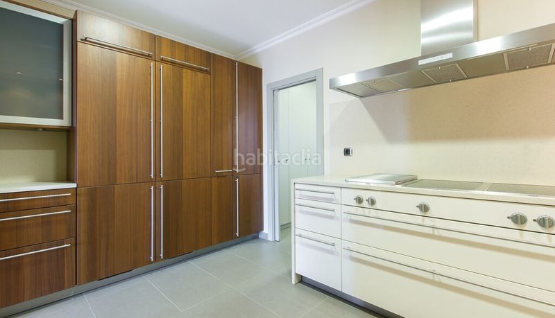 Foto d52b2ae2-7f6b-472a-a4f1-b91c3c4daae9. Àtic amb calefacció aparcament a Sant Gervasi - Galvany Barcelona