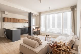 Appartement à Barri de les Corts. Piso reformado en diagonal, al lado de plaza francesc macià