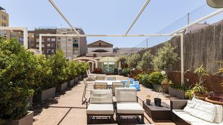 Apartament a L´Antiga Esquerra de l´Eixample. Elegante piso con terraza en eixample