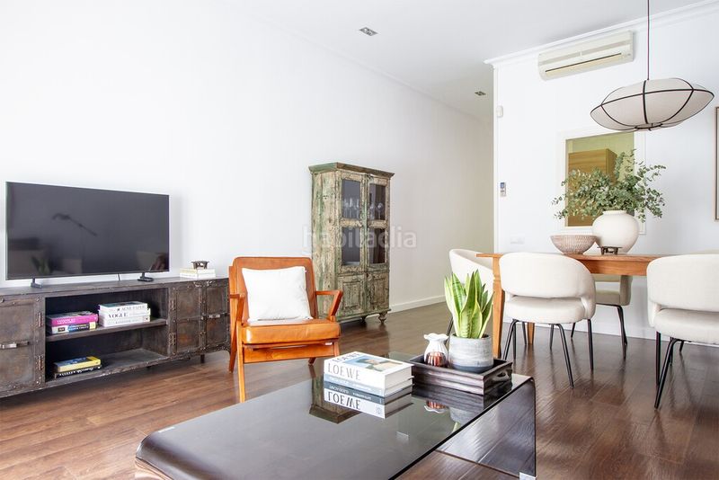 Foto 4471d96a-4e22-4293-8489-326722f602de. Apartament amb calefacció a Sant Antoni Barcelona