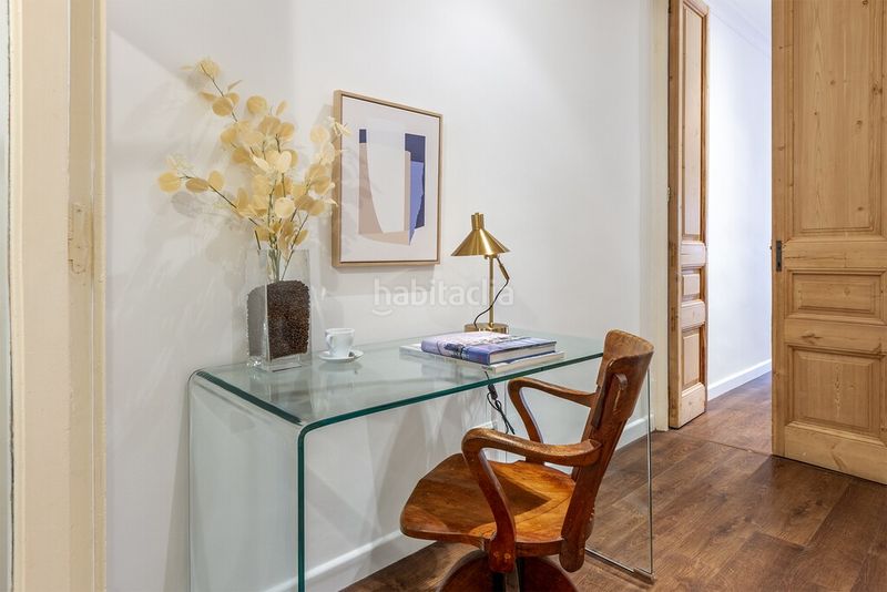 Foto aeb5ef31-c011-46c3-aff8-5d237638ed1b. Apartament amb calefacció a Sant Antoni Barcelona