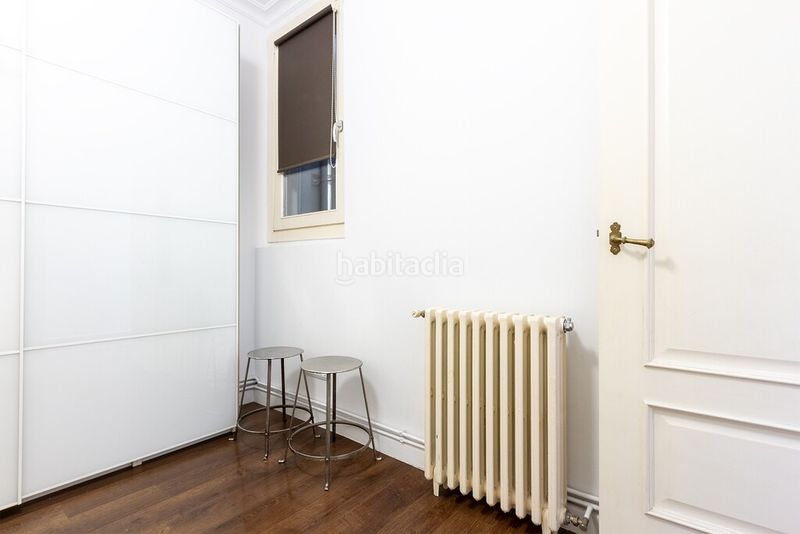 Foto f660e6a2-b2a0-43cf-962b-98937e7d1102. Apartament amb calefacció a Sant Antoni Barcelona