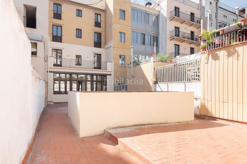 Foto 2c6aa11d-d236-44fd-86ee-08544c099fd6. Apartamento piso muy luminoso y con terraza exclusiva en el centro histórico en Barcelona