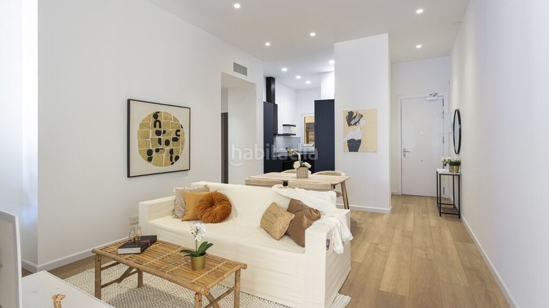 Foto 3f6c15da-b38e-46f4-832d-83382bd147f7. Apartamento piso muy luminoso y con terraza exclusiva en el centro histórico en Barcelona