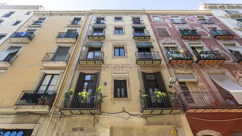 Foto 555cd006-5f86-462c-9e84-1bdd66e806c1. Apartamento piso muy luminoso y con terraza exclusiva en el centro histórico en Barcelona
