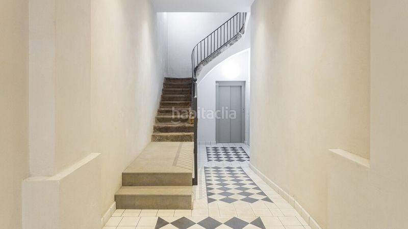 Foto 8059eb51-6e0a-467a-a340-935ff83647e1. Apartamento piso muy luminoso y con terraza exclusiva en el centro histórico en Barcelona