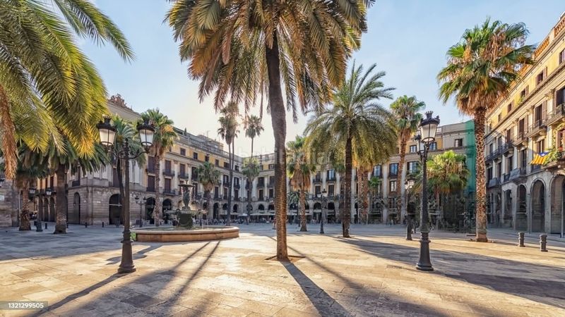 Foto b2488cb5-262d-4f6c-8f2b-7431f7f82282. Apartamento piso muy luminoso y con terraza exclusiva en el centro histórico en Barcelona