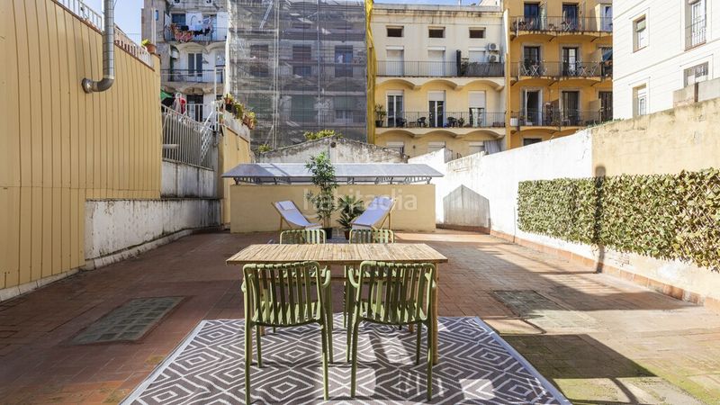Foto dfaf5c3f-bb03-4fae-b768-dd74aca8726d. Apartamento piso muy luminoso y con terraza exclusiva en el centro histórico en Barcelona