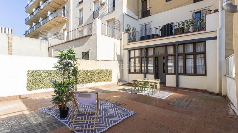 Foto f8092fb8-5a89-4278-8718-7073553dd192. Apartamento piso muy luminoso y con terraza exclusiva en el centro histórico en Barcelona