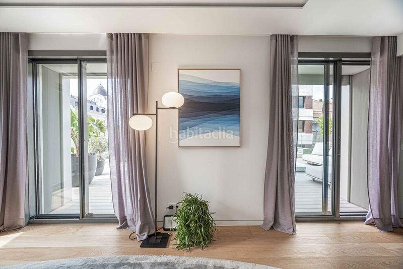 Foto 54c380c3-65e3-40f2-863c-87a2f59df05e. Apartament amb aparcament piscina a Vila de Gràcia Barcelona