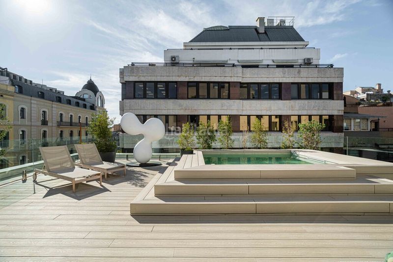 Foto e27eabea-58cd-461a-9ce4-782edc328fc0. Apartament amb aparcament piscina a Vila de Gràcia Barcelona