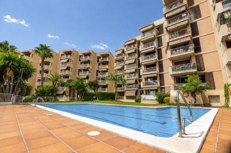 Foto b0dc4e2c-0b77-4fee-8173-6e7548255eba. Àtic amb piscina a Vallpineda - Rocamar Sant Pere de Ribes