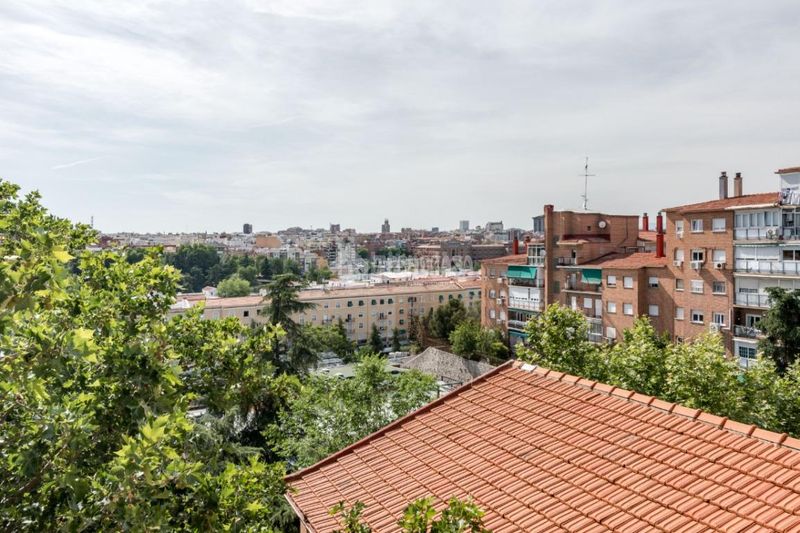 Foto d0622c21-7105-4e56-9f14-92b91155892e. Pis a Ventas Madrid