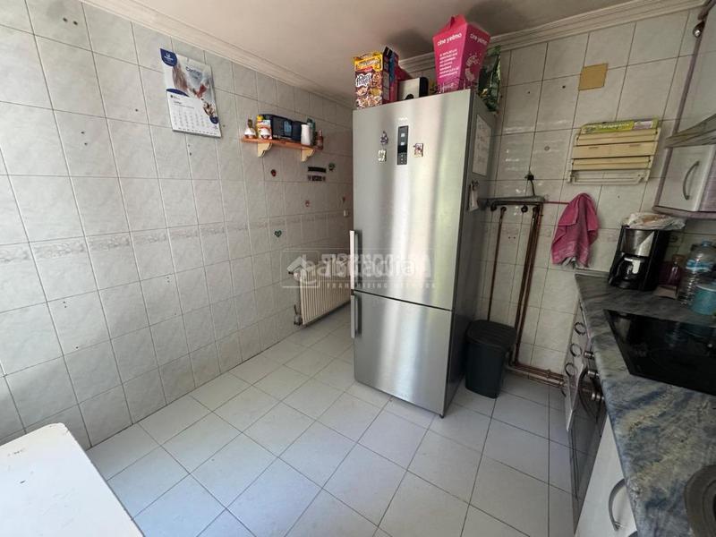 Foto f679cf72-f2eb-4fbe-ae2f-f47b63f83596. Maison jumelée avec chauffage parking piscine dans Mejorada del Campo