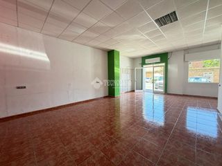 Miete Geschäftsraum in Nuevo Parque - Los Rosales - Tráfico Pesado. Local comercial en alquiler en huelva