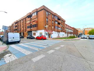 Local Comercial en Villayuventus-Renfe. Local comercial en venta en parla