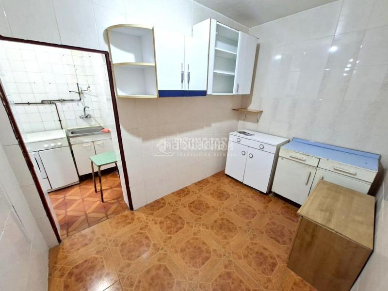 Foto 665026d0-01f1-442f-bf61-14ed42cb98db. Pis a Villayuventus-Renfe Parla