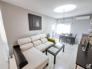 Appartement à Villayuventus-Renfe. Piso en venta en parla