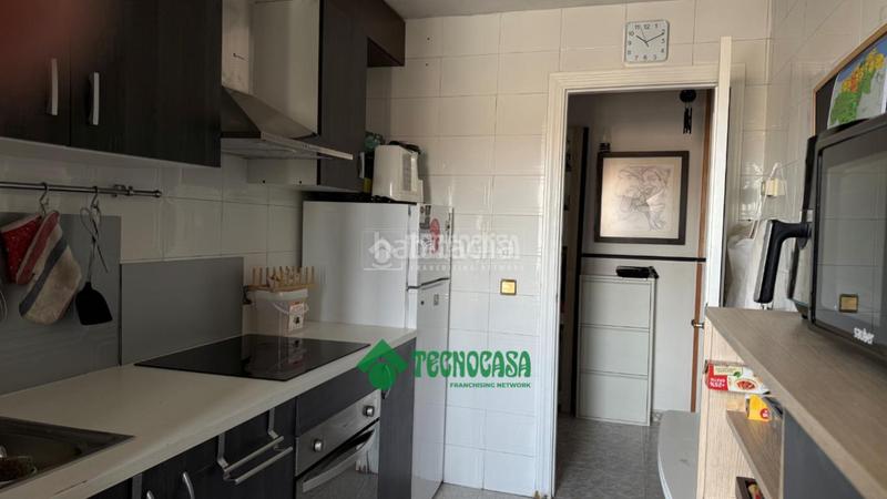 Foto d5f23340-6367-46f2-855c-023e305a5aeb. Appartamento con riscaldamento parcheggio in Torrejón de la Calzada