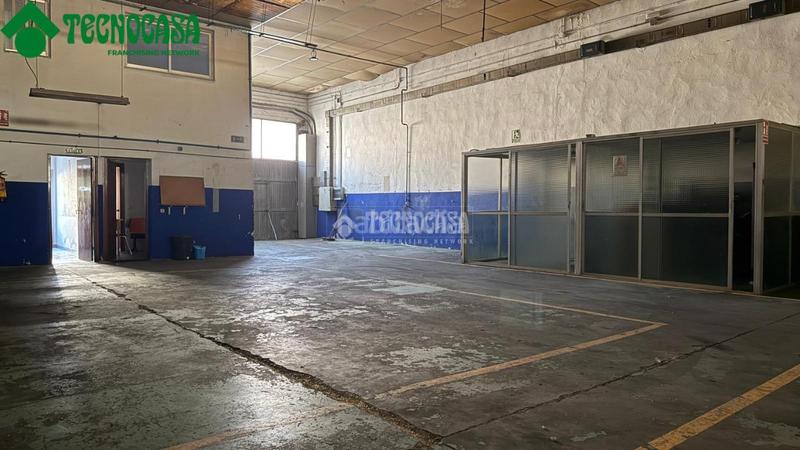 Foto d9406cd9-b432-43f7-9d27-eceadf9f28e5. Local comercial a Torrejón de la Calzada