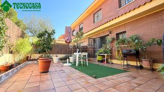 Maison jumelée à Torrejón de la Calzada. Casa en venta en torrejón de la calzada