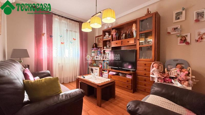 Foto 590a2260-cd52-47c7-9957-e9dcfc068910. Casa bifamiliare con riscaldamento parcheggio piscina in Torrejón de la Calzada