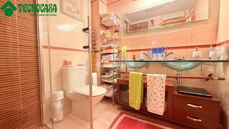 Foto 79f7e93b-c098-4fc7-9c34-1ff39138edc8. Casa bifamiliare con riscaldamento parcheggio piscina in Torrejón de la Calzada