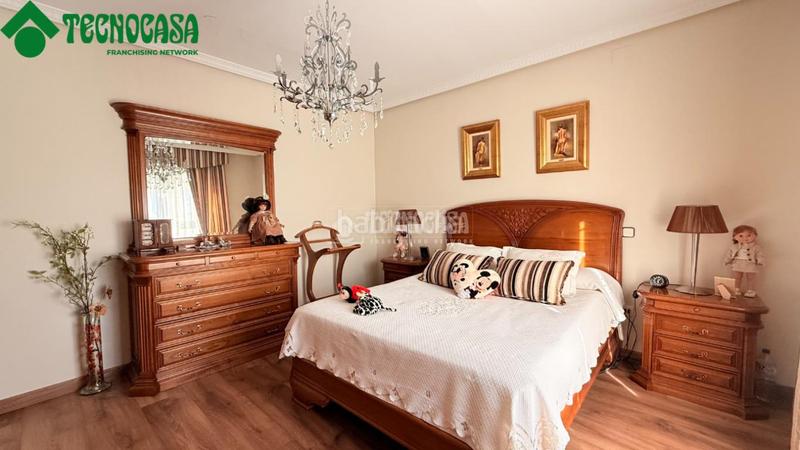 Foto e1f056c5-61f5-4252-a590-9c4d050c8118. Casa bifamiliare con riscaldamento parcheggio piscina in Torrejón de la Calzada