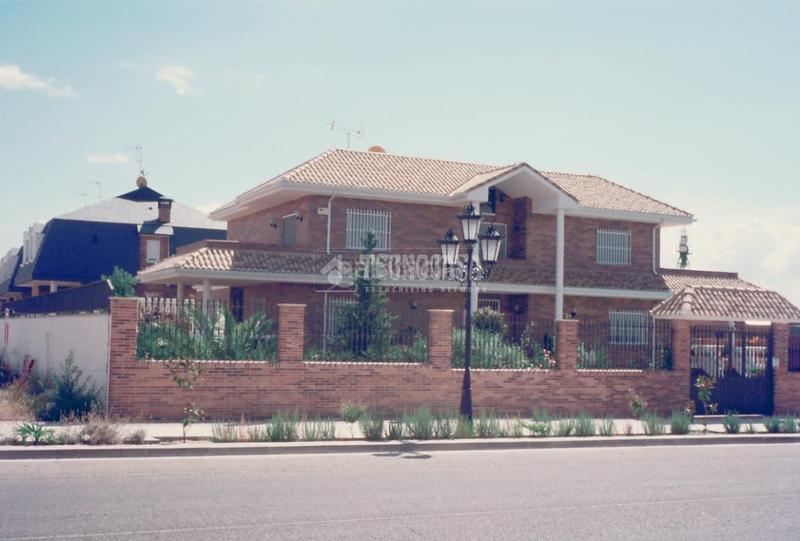 Foto 34327b09-60f0-44b9-85bb-077ee5360daa. Haus mit heizung parking in Torrejón de la Calzada