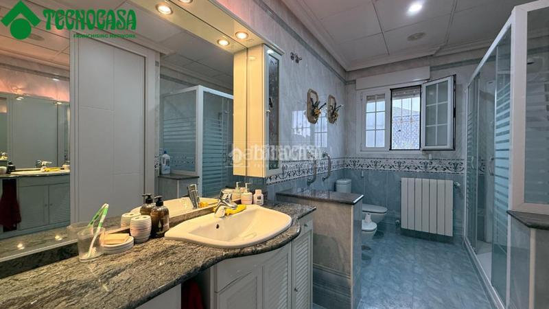 Foto 88e6ef59-d166-411f-a1b9-1aab8ff0edb0. Haus mit heizung parking in Torrejón de la Calzada