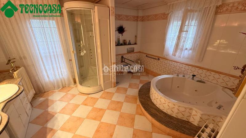 Foto d3c67094-12c6-4a4c-97c6-4aa052db02bd. Haus mit heizung parking in Torrejón de la Calzada