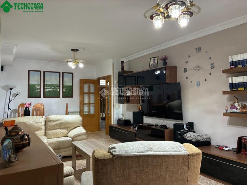 Foto c83e7ab8-02f2-4654-989b-0e5047366974. Casa pareada casa en venta en Torrejón de Velasco