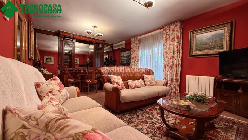 Foto 2ba9c016-1dc9-426b-b80a-4b5273306de2. Casa bifamiliare con riscaldamento parcheggio in Torrejón de la Calzada