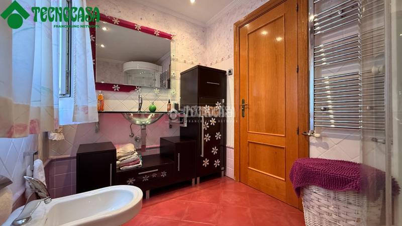 Foto 30abd512-755c-4fc8-b141-b7807014e883. Casa bifamiliare con riscaldamento parcheggio in Torrejón de la Calzada