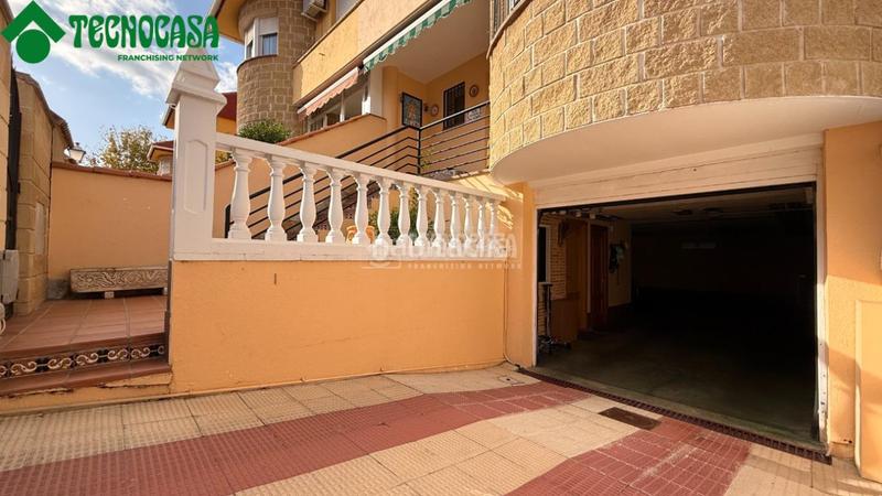 Foto 4d3e0602-d5c5-4257-87ba-83c0369daf52. Casa bifamiliare con riscaldamento parcheggio in Torrejón de la Calzada