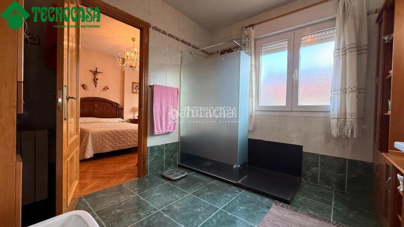 Foto 547161e1-41e3-4d86-90f0-fddcab814129. Casa bifamiliare con riscaldamento parcheggio in Torrejón de la Calzada