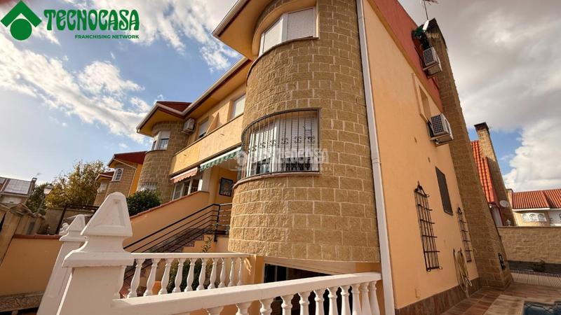 Foto 6ec85f91-2310-4dcc-8793-c0f3efa7d2f1. Casa bifamiliare con riscaldamento parcheggio in Torrejón de la Calzada