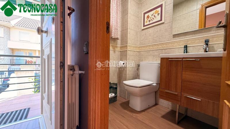 Foto 8142d95a-1151-4a4b-81f0-6e076c8569d8. Casa bifamiliare con riscaldamento parcheggio in Torrejón de la Calzada