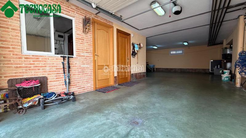 Foto 832c209d-98e2-4443-9b59-772a9d17ce12. Casa bifamiliare con riscaldamento parcheggio in Torrejón de la Calzada