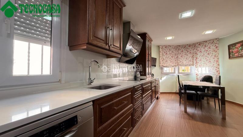 Foto 880c2164-42d0-43bc-8aff-56b78ff709d6. Casa bifamiliare con riscaldamento parcheggio in Torrejón de la Calzada