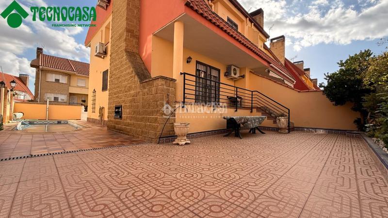 Foto 8ba6f478-10b8-499f-9769-f7bc1e17f7d1. Casa bifamiliare con riscaldamento parcheggio in Torrejón de la Calzada