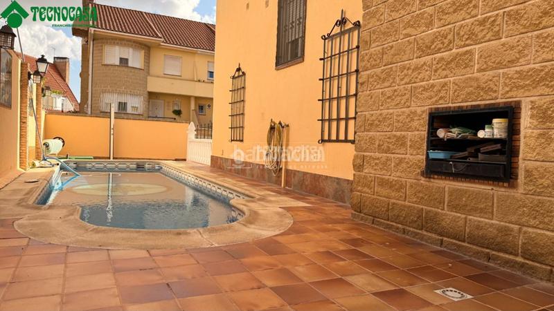 Foto 9478379f-5fc6-4cc6-be53-e768229071ed. Casa bifamiliare con riscaldamento parcheggio in Torrejón de la Calzada