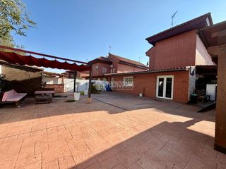 Towny house in Cubas de la Sagra. Casa en venta en cubas de la sagra