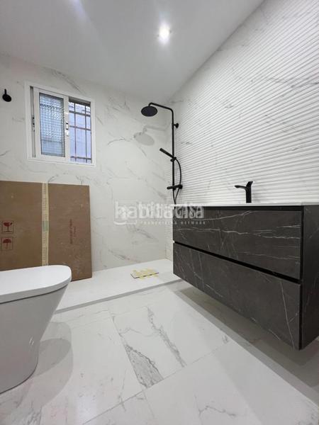 Foto c3fa82d3-121b-431e-a45c-e3cfd73998f0. Pis a Avenida de la Paz Xirivella